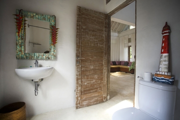 北欧超高挑空度假别墅欣赏洗手间设计