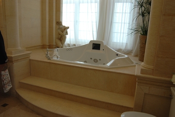 欧式风格样板房浴缸