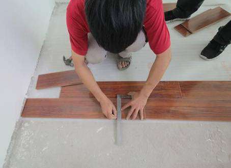 地板铺装监工 教你看清装修质量