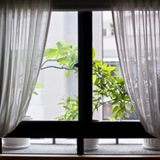 简约温馨三居室案例欣赏卧室窗户