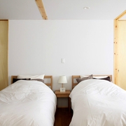 白色日式风格两居欣赏卧室摆件