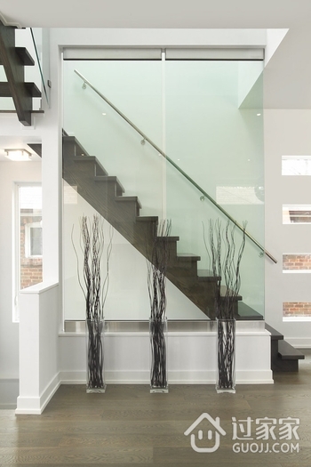 现代风格复式效果图欣赏楼梯