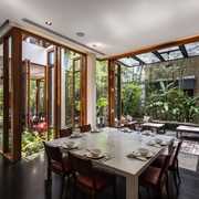 现代园林别墅欣赏餐厅设计
