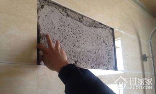 如何处理卫生间墙面瓷砖脱落问题