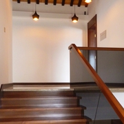 现代别墅硬装设计欣赏楼梯间