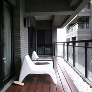 温馨米黄新古典三居室欣赏阳台