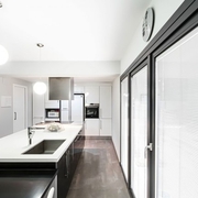 白色现代优雅住宅欣赏厨房设计