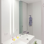 白色现代风格效果图欣赏洗手间