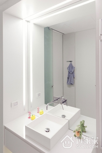 白色现代风格效果图欣赏洗手间