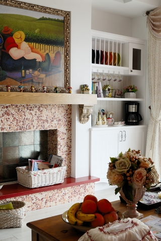 浪漫地中海风格设计客厅壁柜