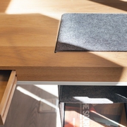 小户型木质住宅欣赏书桌