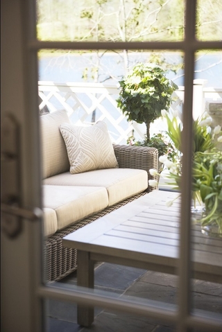 美式风格别墅图阳台沙发