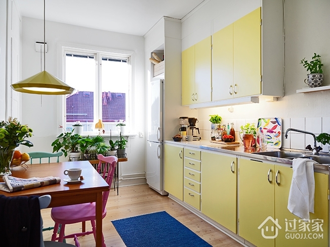 缤纷色彩单身公寓欣赏厨房