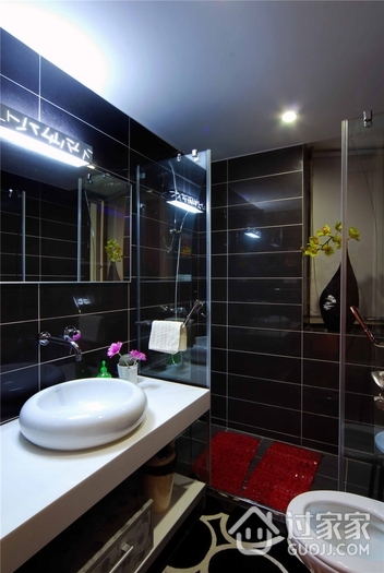 110平现代精致三居室欣赏卫生间设计