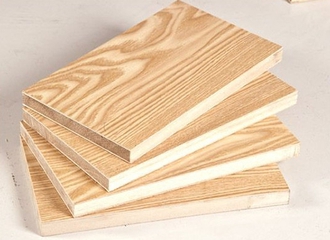实木颗粒板和免漆板对比哪个好