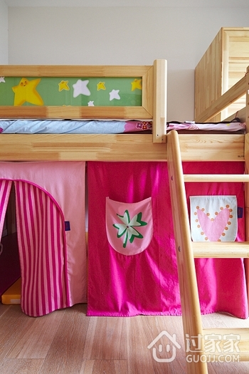 新中式风格质朴三居欣赏儿童房摆件