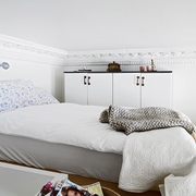 白色现代风一居室欣赏卧室衣柜
