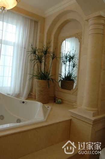 欧式风格样板房浴缸花艺摆设