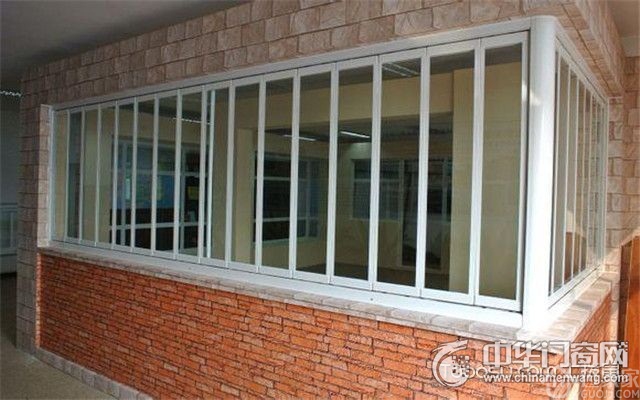 阳台防护窗的类型有哪些?各类型利弊大剖析