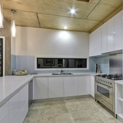 木元素现代别墅欣赏厨房设计