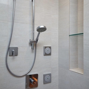 现代别墅设计装饰套图淋浴间效果图