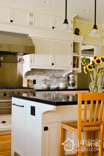 美式风格休闲别墅赏析厨房设计