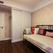 117平美式舒适三居欣赏卧室设计