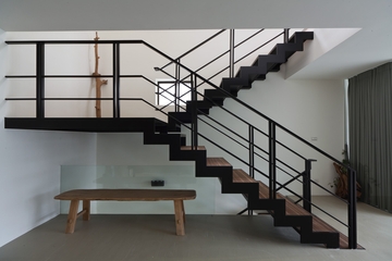现代简约复式公寓楼梯