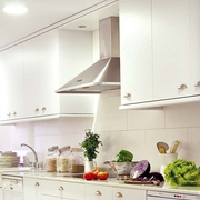 68平白色现代复式欣赏厨房设计