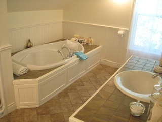 现代复式住宅套图浴缸图片