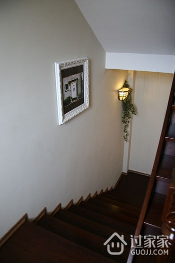 田园别墅设计楼梯间背景墙