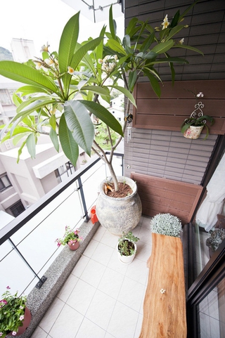 简约温馨三居室案例欣赏阳台