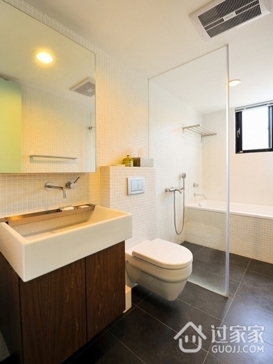93平绿色自然住宅欣赏卫生间设计