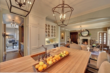美式风格别墅厨房餐桌设计效果图