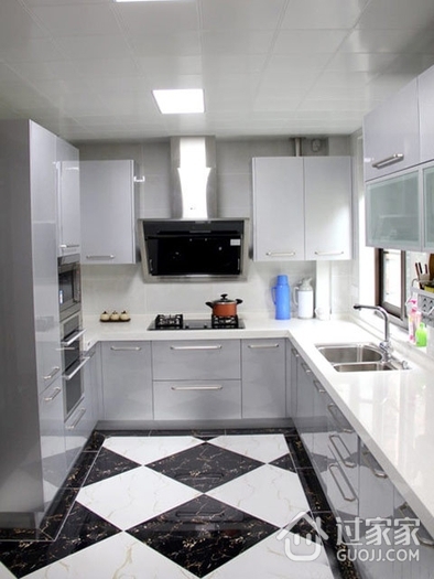 黑白缔造经典现代住宅欣赏厨房