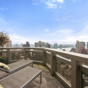 顶层124平现代公寓欣赏阳台设计