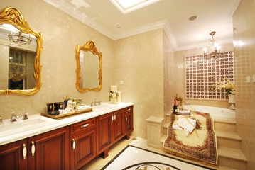 富丽堂皇欧式三居室欣赏洗手间