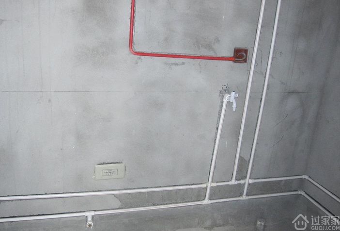 卫生间水管走明管好还是暗管好?