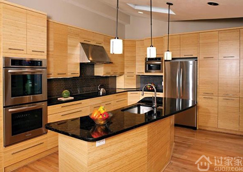 厨房墙面如何清洁与保养 哪些厨房墙面材料耐脏又好看