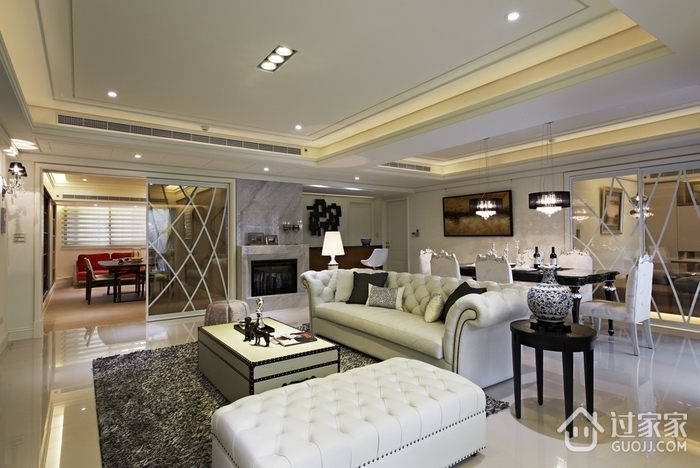 优雅新古典客厅白色沙发