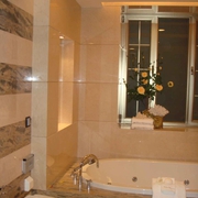 新古典风格装饰卫生间浴缸