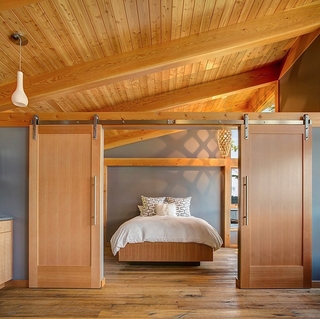 98平湖边木屋设计欣赏卧室陈设