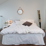 简洁白色北欧复式欣赏卧室陈设设计