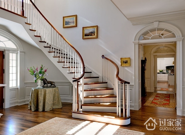 细节打造温馨美式别墅欣赏楼梯间