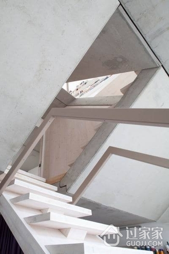 现代舒适白色别墅欣赏楼梯设计
