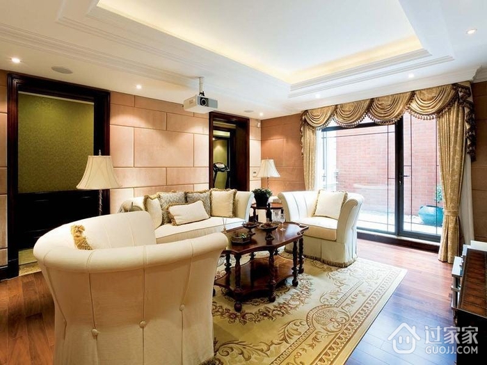 115平欧式风格住宅欣赏客厅