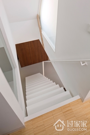 白色复式现代设计欣赏楼梯间