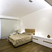 240平白色现代案例欣赏卧室陈设