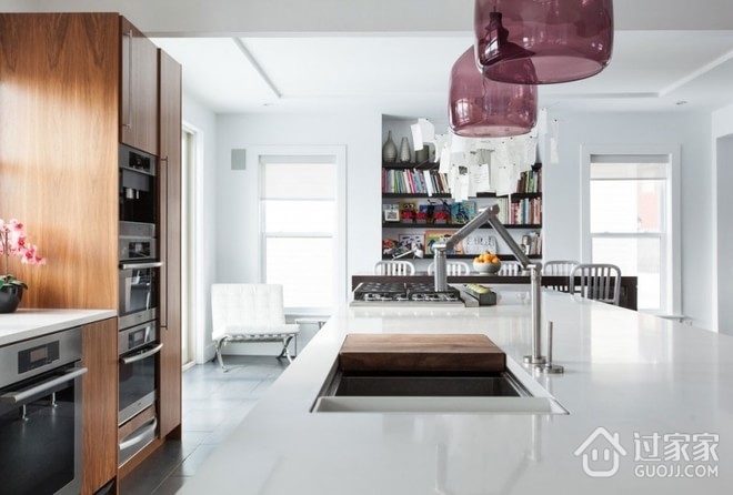 复式白色现代住宅欣赏厨房陈设
