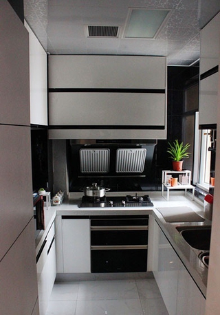80平三居室现代风欣赏厨房橱柜设计